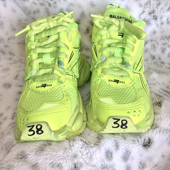 BALENCIAGA   Runner low-top sneakers EUC - Picture 6 of 10